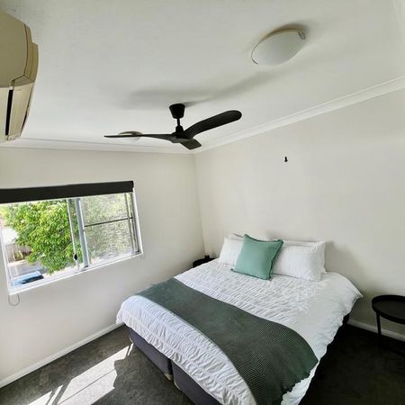 FURNISHED 2 BEDROOM, 2 BATHROOM UNIT IN TRINITY COVE! - Photo 3