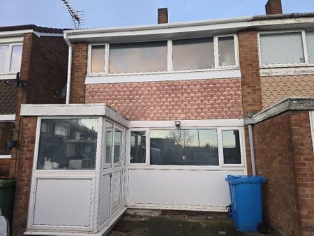 3 bedroom semi-detached house to rent - Photo 5