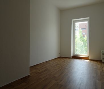 Wohnen im Kiez: 3 Raumwohnung mit Südbalkon & Tageslichtbad - Photo 1