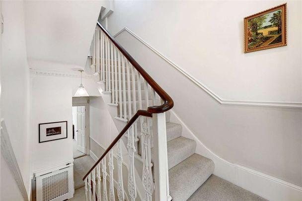 A beautiful Victorian Terraced house in The Pimlico Grid with nearly 2,900 square feet of accommodation. This substantial modernised home, benefits from outside space and 5 bedrooms. - Photo 1