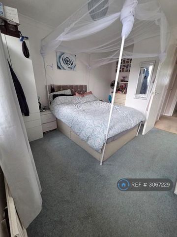 2 bedroom semi-detached house to rent - Photo 2