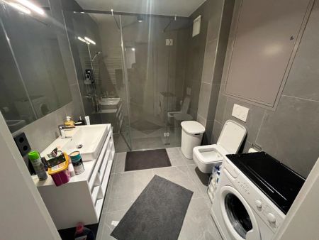 Pauschalmiete inklusive Warmwasser, Heizung & Kühlung - Moderne 2-Zimmer-Wohnung mit großzügigem Balkon und stilvoller Ausstattung - Foto 4