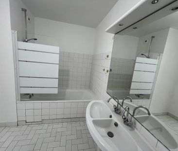 Location Appartement 2 pièces 59m² REIMS 51100 - Photo 3