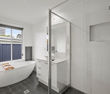 CENTRAL MAROOCHYDORE WITH POOLSIDE ENTERTAINING - Photo 5