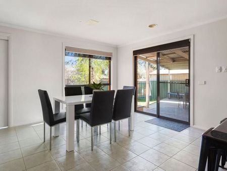 20 Austin Court Kangaroo Flat VIC - Photo 4