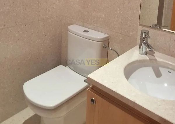 Apartment T3 in Lordelo do Ouro e Massarelos, Porto