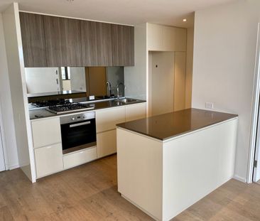 LUXURY WATERFRONT APARTMENTS - Photo 3