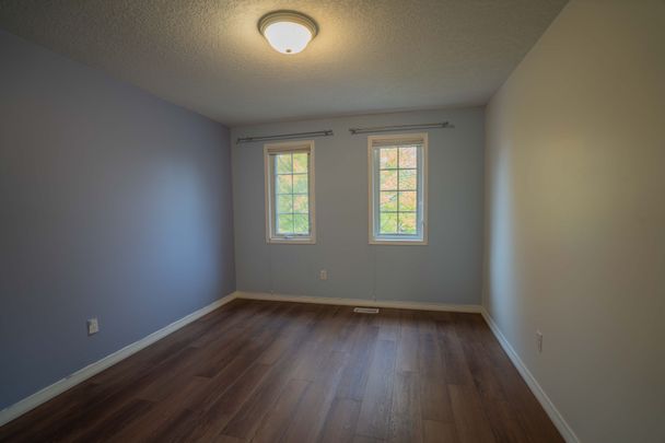 For Lease - 971 Creekside Drive, Waterloo, Ontario - Photo 1