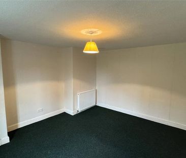 3 bedroom detached house to rent - Photo 4