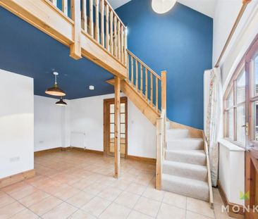 3 bedroom barn conversion to rent - Photo 1