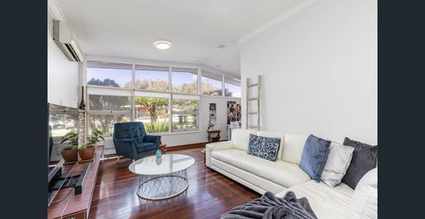 Charming 3-Bedroom Home in Kensington - Photo 1