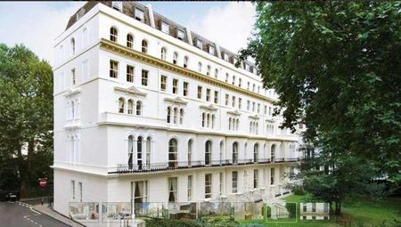 Kensington Gardens Square, Bayswater, W2 - Photo 4