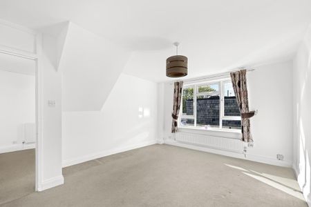 2 bedroom maisonette to rent - Photo 4