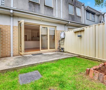 4/126-128 Glenlyon Road, Brunswick VIC 3056 - Photo 6