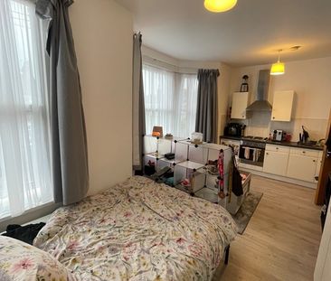 Studio Flat, London, N22 - Photo 1