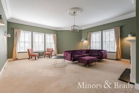 3 bedroom flat to rent - Photo 2