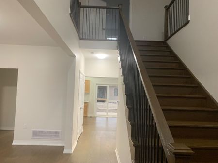 For Lease - 8 Barker Parkway, Thorold, Ontario - Photo 4