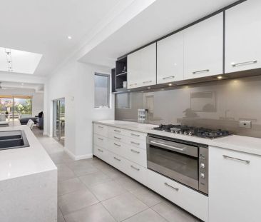 Elevated riverside living - Photo 1