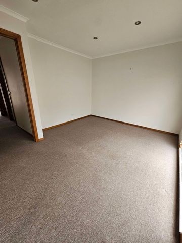 Noble Park - Photo 2