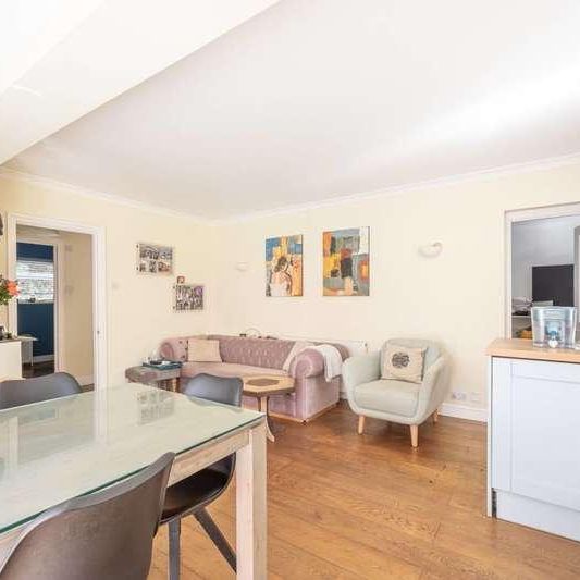 Sunrise View, Mill Hill, NW7 - Photo 1