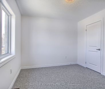 Semi-Detached Home For Lease | N8137388 - Photo 4