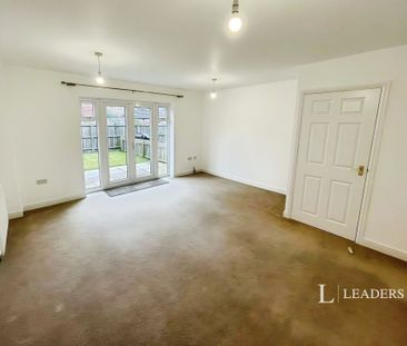 3 bedroom mid-terrace to rent Water Lily Way, Bourne PE10 - Photo 2