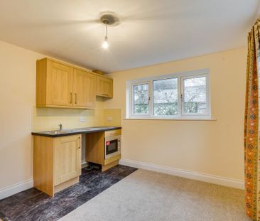 1 bedroom ground floor flat to rent - Photo 2