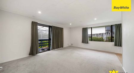 Charming Family Home in a Convenient New Lynn Location - Photo 2