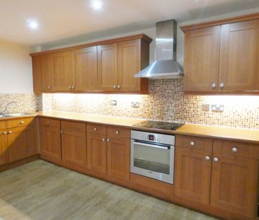 The Poplars, Lytham - Photo 2