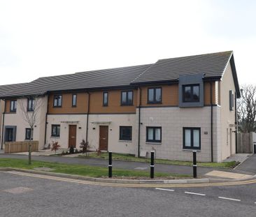 2 bedroom terraced house to rent - Photo 4