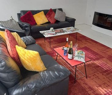 4 bedroom terraced house to rent - Photo 3