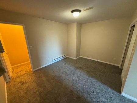 Suite in Upper Ten Oaks – Above Ground - Photo 4