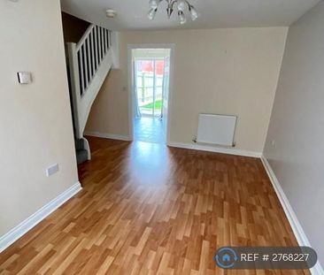 2 bedroom end of terrace house to rent - Photo 2