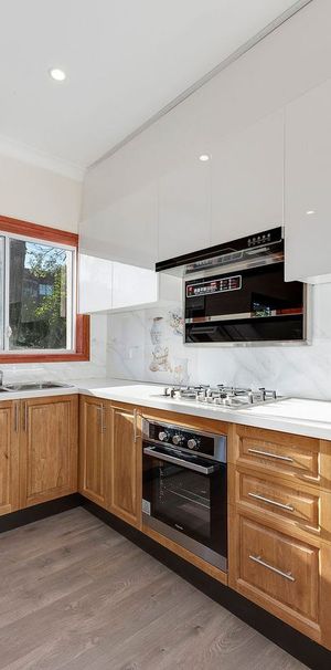 Charming One-Bedroom Granny Flat in Quiet, Convenient Location - Photo 1