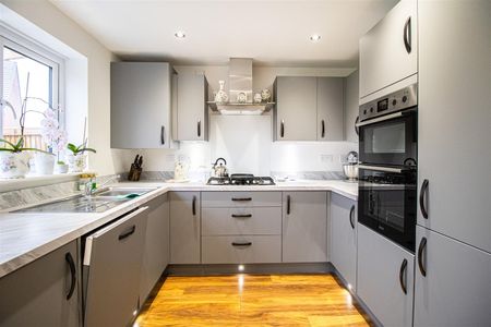 4-Bed Detached House to Let on Swanage Close, Preston - Photo 4
