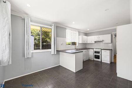 A beautifully renovated and generously sized 3-bedroom family home, this property offers an exceptional blend of charm, space, and modern comfort! - Photo 4