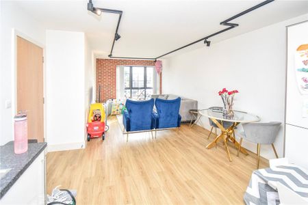 2 bedroom apartment to rent - Photo 2