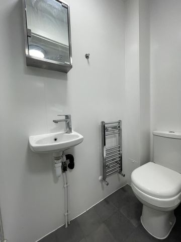 1 bedroom bedsit to rent - Photo 5