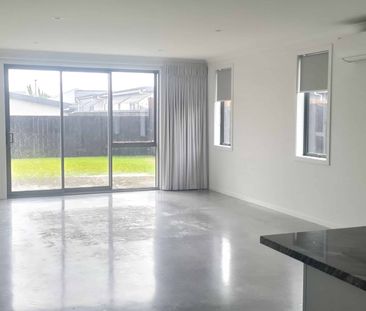 Modern & Stylish Home in Lockerbie Estate - Photo 1