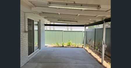 FRESH FOUR BEDROOM HOME WITH DUCTED AIRCON!! - Photo 3