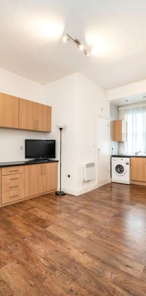 Studio to rent - Photo 1