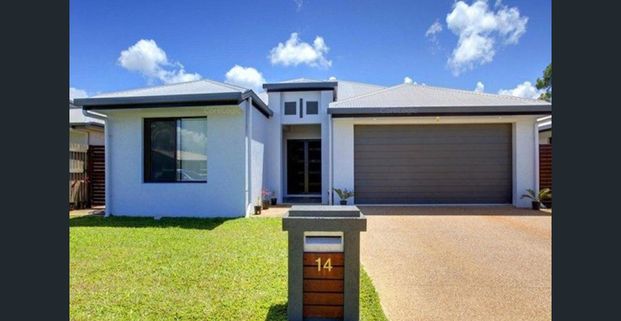 Spacious Family Home with Double Gate Access - Photo 1