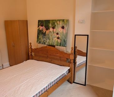 2 Bed Flat, Govan Road, G51 - Photo 4