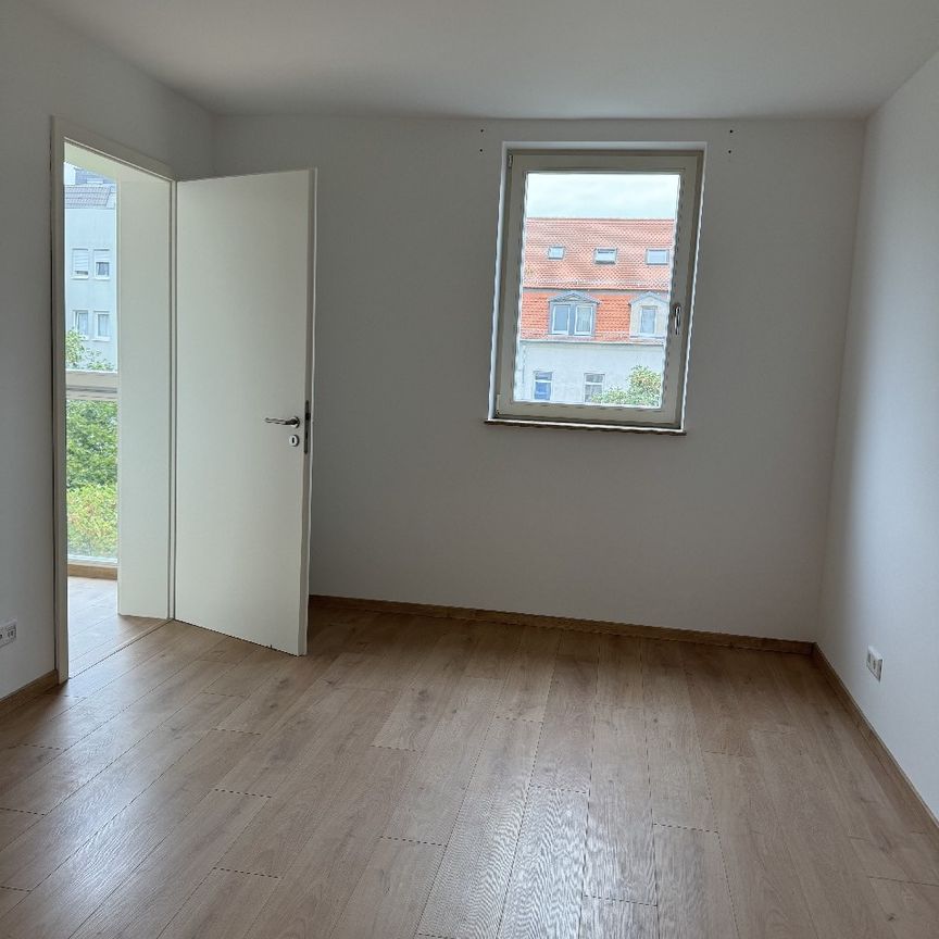 Moderne 4-Zimmerwohnung mit Wintergarten - Foto 1