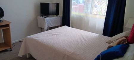 Broadbeach Waters - Photo 4