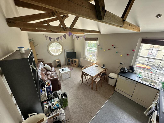 2 bedroom flat to rent - Photo 1