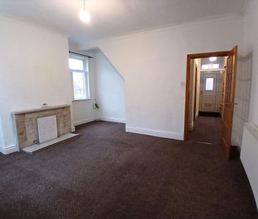 3 bedroom end of terrace house to rent - Photo 3