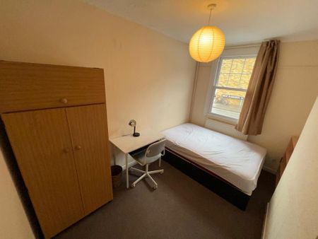 6 bedroom end of terrace house to rent - Photo 4
