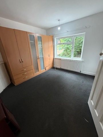 3 bedroom semi-detached bungalow to rent - Photo 4