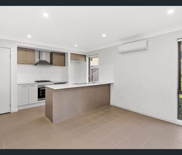 Stylish Family Townhouse – NRAS (National Rental Affordability Scheme) - Photo 2